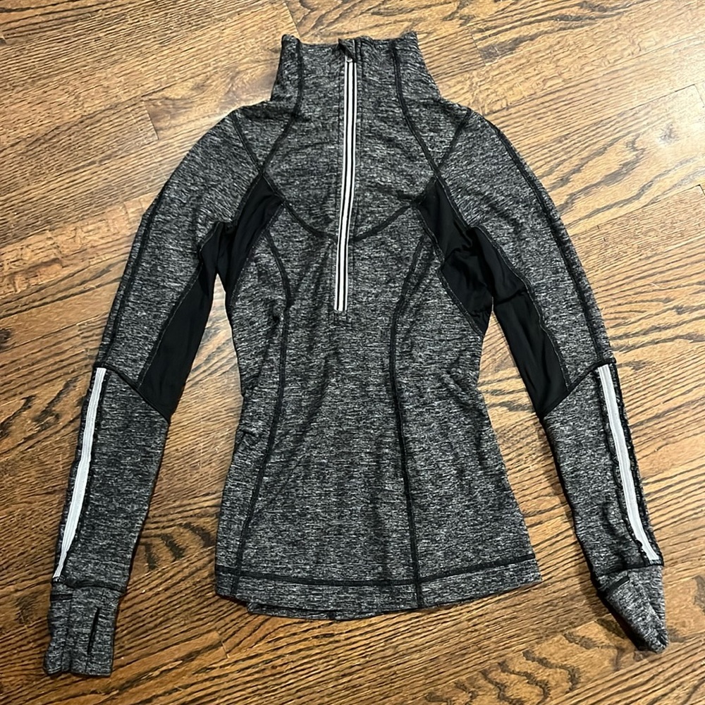 Lululemon Womens 1/2 Half Zip Pullover Pocket Gray Running Yoga SZ 2 Top Jacket